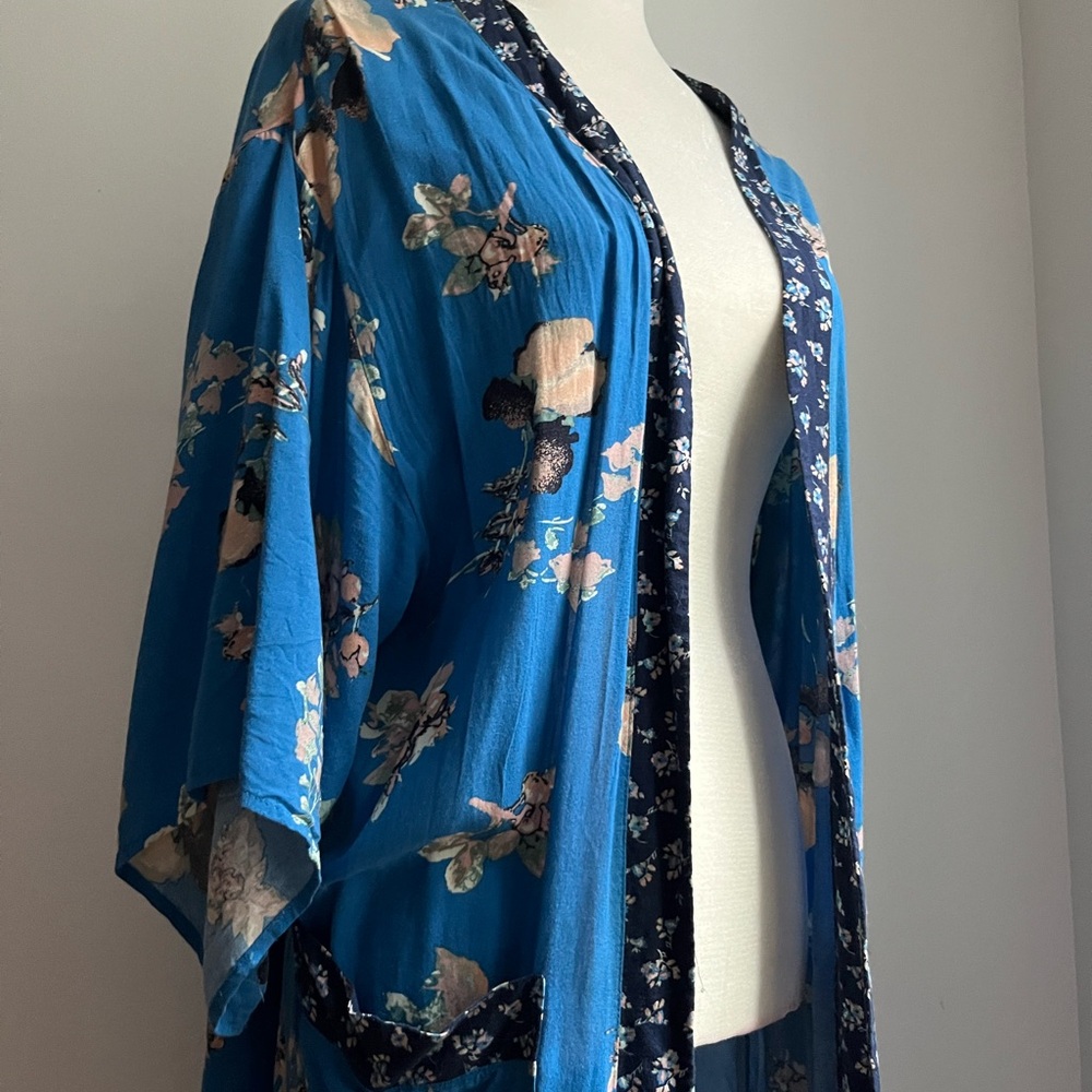 Blue Floral Kimono sz M
